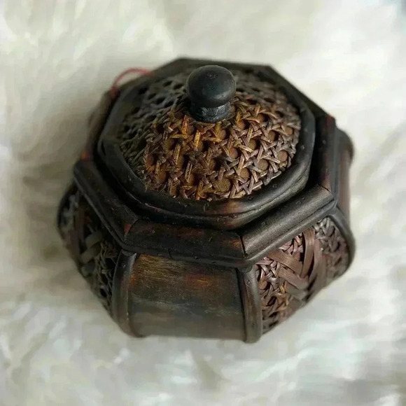 Vintage Woven Octagonal Wooden Trinket Box with Lid - Handcrafted, Made in China - Picture 1 of 8